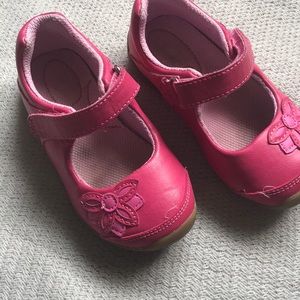 Like new Pink MaryJane style shoes